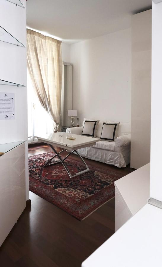 Comecasa Flowery Terraced Apartment Милано Екстериор снимка