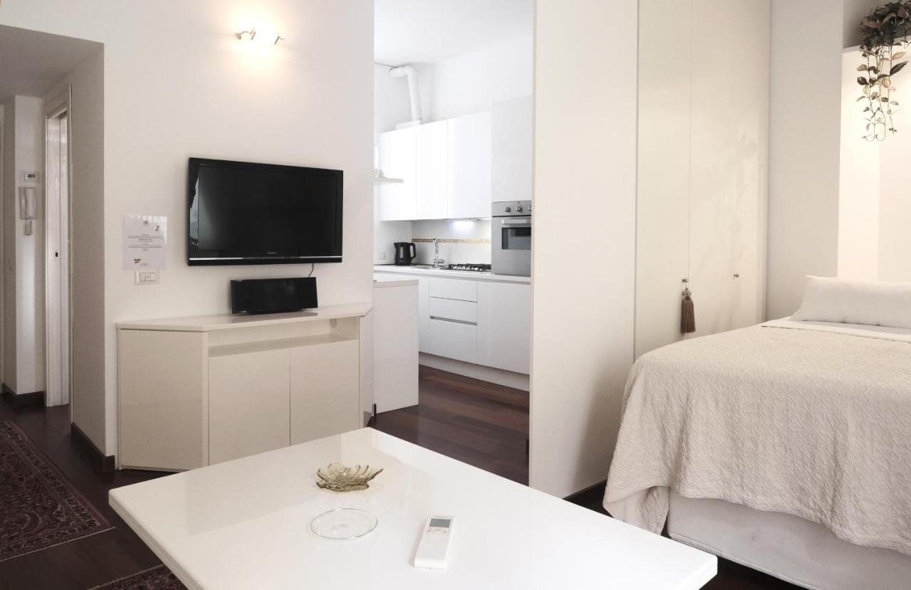 Comecasa Flowery Terraced Apartment Милано Екстериор снимка