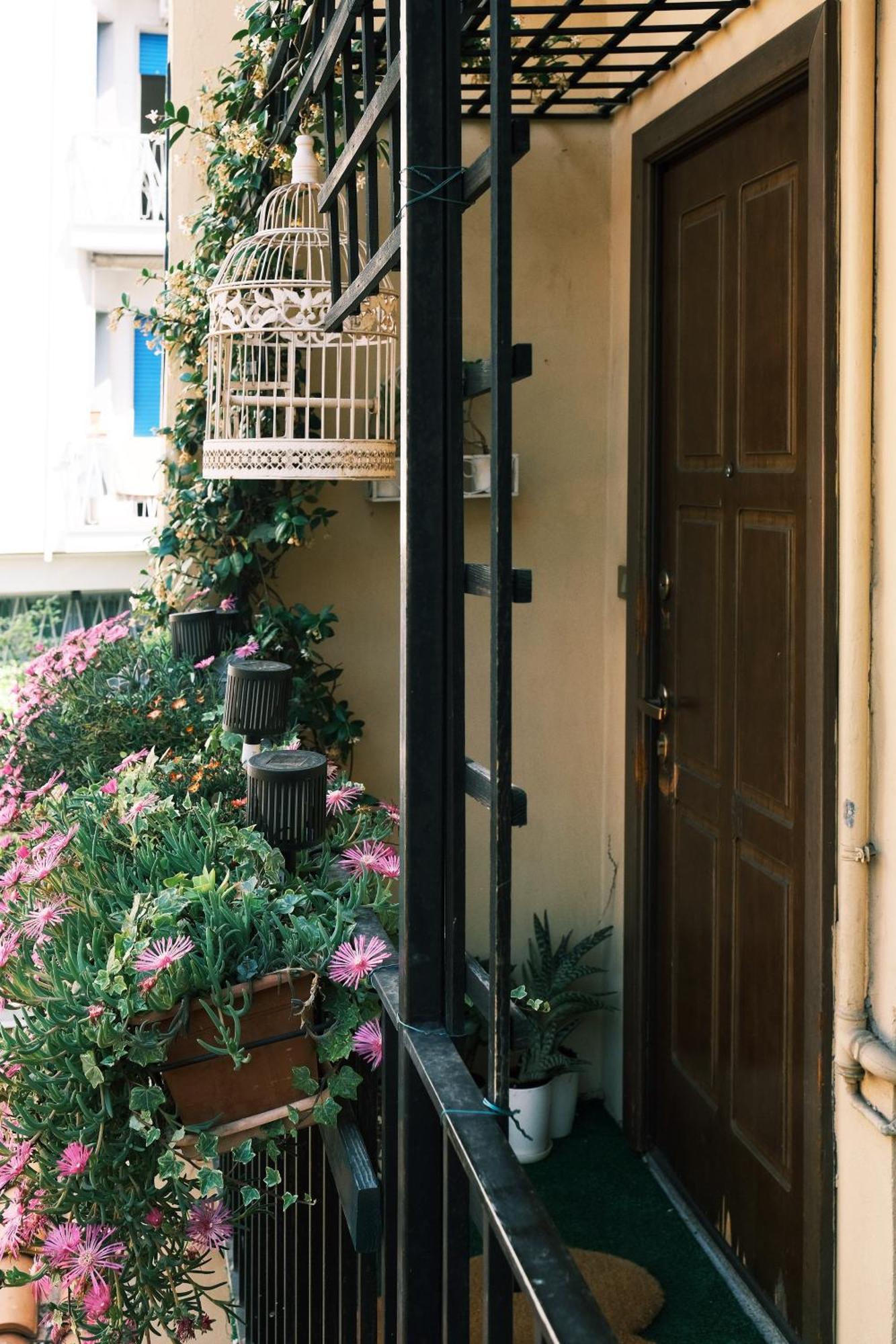 Comecasa Flowery Terraced Apartment Милано Екстериор снимка